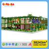 Parque infantil interior con temática de jungla con tobogán grande para parque de atracciones infantil 