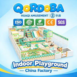 Área de juegos interior FEC personalizada con toboganes en espiral, trampolines y deportes AR para entretenimiento familiar
