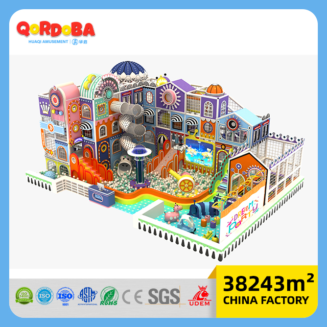 Área de juegos para niños de varios niveles con recorrido Ninja para estructura de juego interior alta