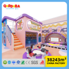 Patio interior para niños estilo Macaron con colores suaves para centro comercial