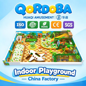 Área de juegos interior Jungle personalizada con toboganes gigantes y circuitos de cuerdas para lugares de entretenimiento comerciales