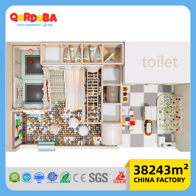 Mini parque infantil interior de menos de 100 metros cuadrados con abundante equipo de juego para niños
