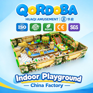 Área de juegos interior comercial con toboganes en espiral y aventuras en tirolesa para centro de entretenimiento familiar